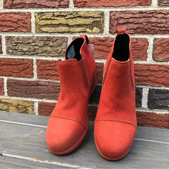 NWT SOREL Suede Orange Boots - Picture 6 of 12